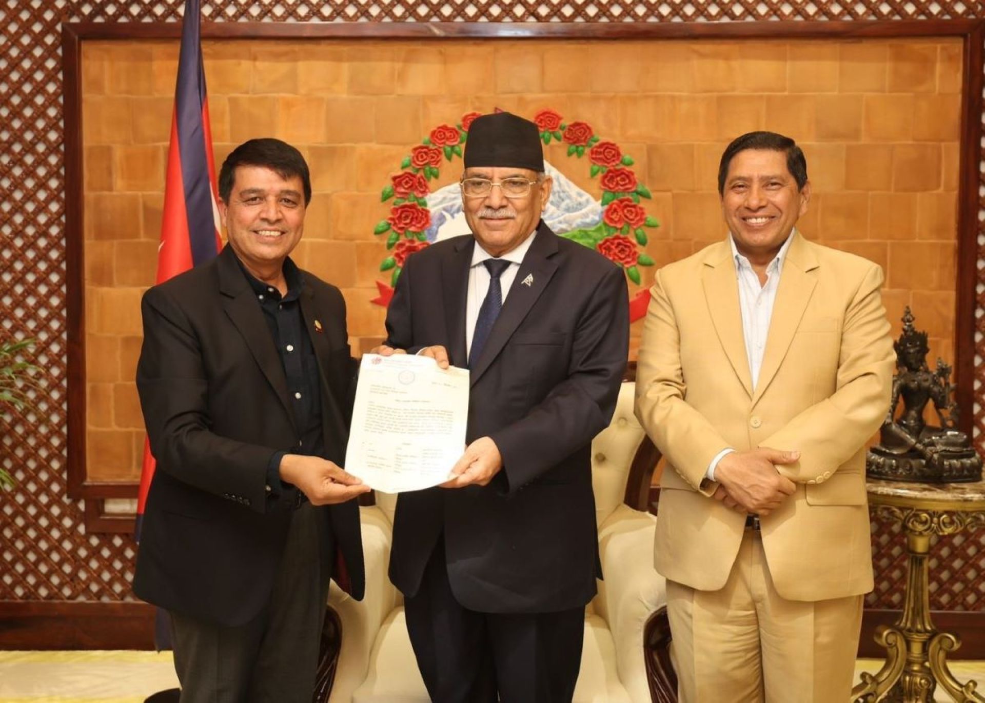 प्रधानमन्त्री दाहालले भने- निजी क्षेत्रलाई अख्तियारले हेर्न मिल्दैन